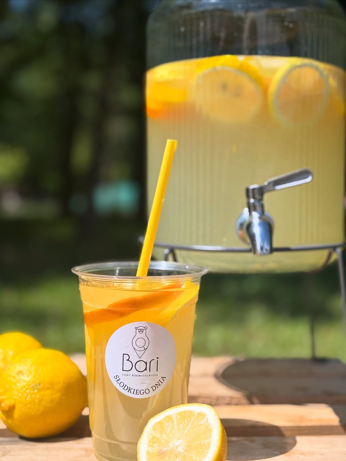 Punkt sprzedaży lodów Bari w Słupsku — sezonowa oferta smaków