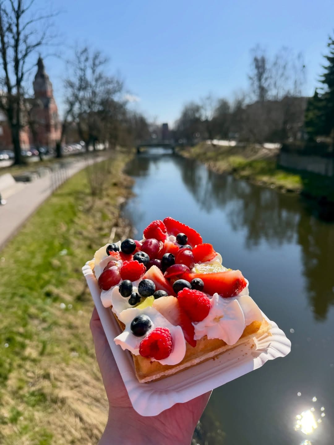 Lody rzemieślnicze Bari podawane w wafelku — Słupsk